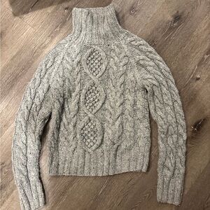moda international chunky gray sweater